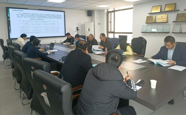 蘭州眾力工業(yè)材料有限公司及蘭州騰達(dá)西鐵窯街冶金有限公司清潔生產(chǎn)現(xiàn)場(chǎng)評(píng)審簡(jiǎn)訊 蘭州眾力工業(yè)材料有限公司及蘭州騰達(dá)西鐵窯街冶金有限公司清潔生產(chǎn)現(xiàn)場(chǎng)評(píng)審簡(jiǎn)訊