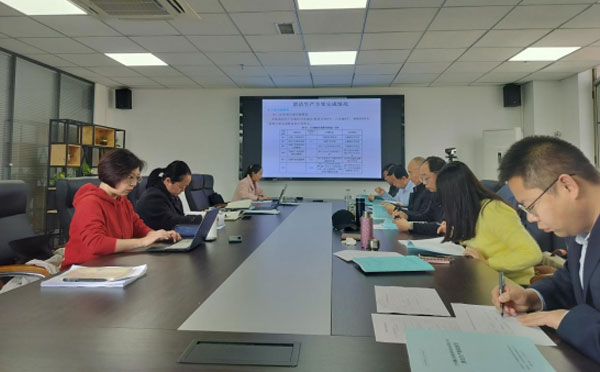 蘭州眾力工業(yè)材料有限公司及蘭州騰達(dá)西鐵窯街冶金有限公司清潔生產(chǎn)現(xiàn)場(chǎng)評(píng)審簡(jiǎn)訊 蘭州眾力工業(yè)材料有限公司及蘭州騰達(dá)西鐵窯街冶金有限公司清潔生產(chǎn)現(xiàn)場(chǎng)評(píng)審簡(jiǎn)訊